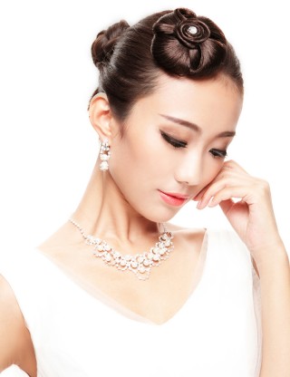 Wigs2you 髪飾 品牌假髪配件女 新款額頭鑲鑽女士頭飾 新娘髪髻甜美W-8234